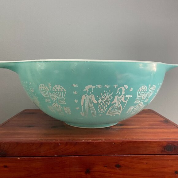 Vintage PYREX Amish Butterprint Cinderella 444 Mixing Bowl 4 Quart Turquoise - Picture 1 of 5